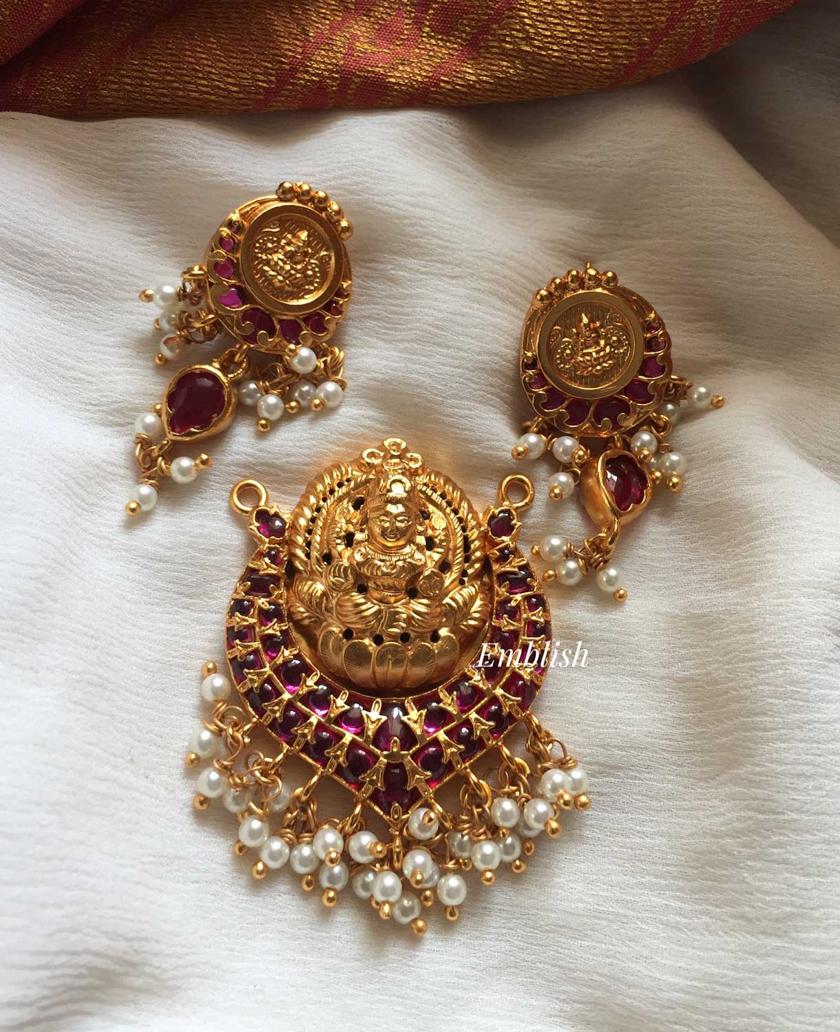 Lakshmi kemp with Double beads Pendant Set 